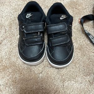 Nike shoes used Toddler boys